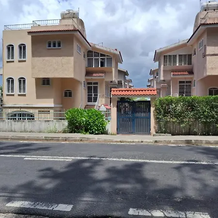 4Beds- Beachfront Bungalow Flic en Flac Exterior photo
