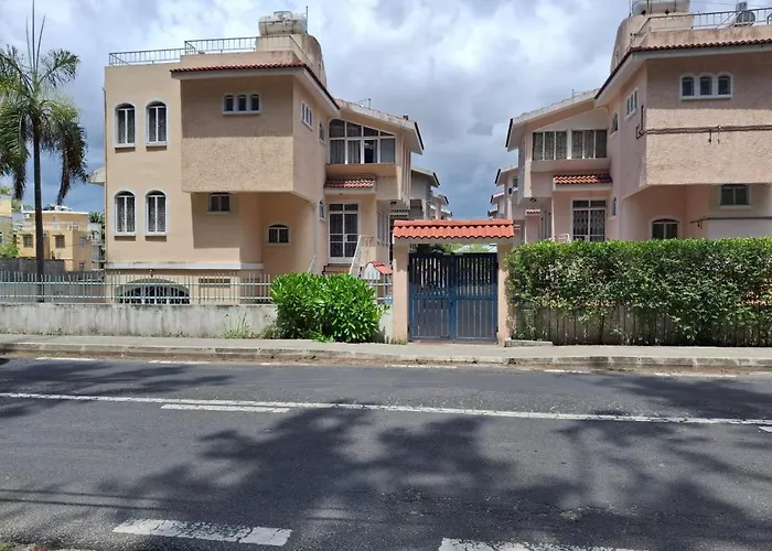 4Beds- Beachfront Bungalow